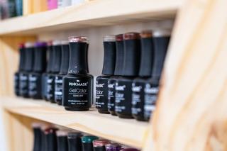 Gel ou resine pour les ongles : lequel choisir en 2026 ?