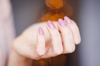 Huile pour ongles : quelles huiles naturelles pour les soigner ?