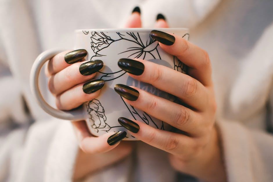 Huile de ricin pour les ongles : comment bien l'utiliser ?