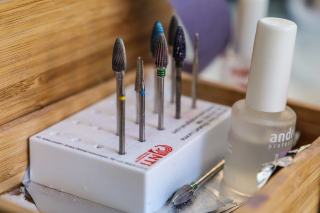 Ongles jaunis : astuces pour blanchir les ongles des pieds